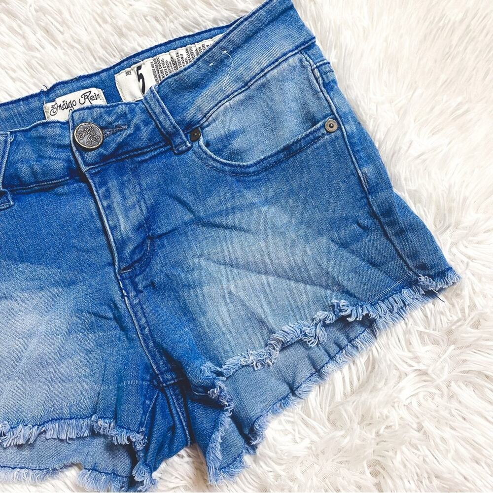 INDIGO REIN • Blue Y2K Denim Distressed Cutoff Daisy Dukes Bootie Shorts